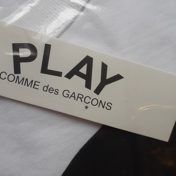 Cdg - Picture 2 of 3